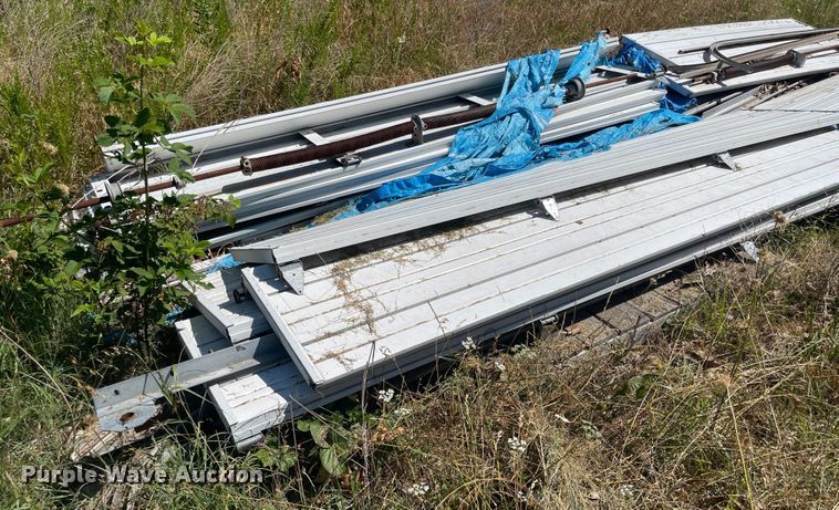 image for item LF9077 (4) garage doors