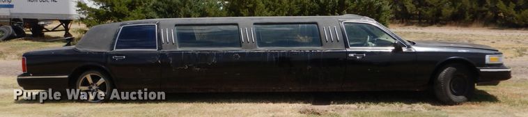 image for item LP9388 1995 Lincoln Town Car  limousine