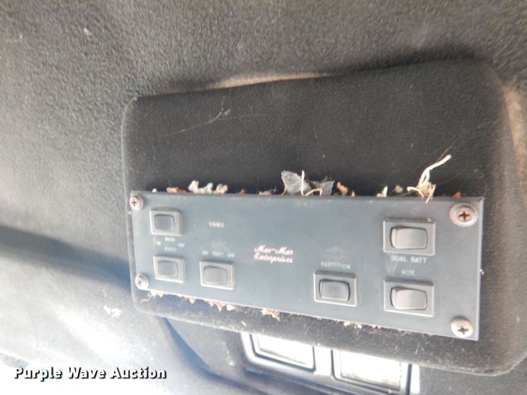 image for item LP9388 1995 Lincoln Town Car  limousine