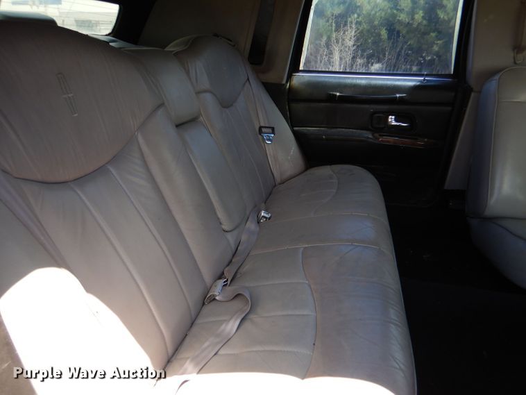 image for item LP9388 1995 Lincoln Town Car  limousine