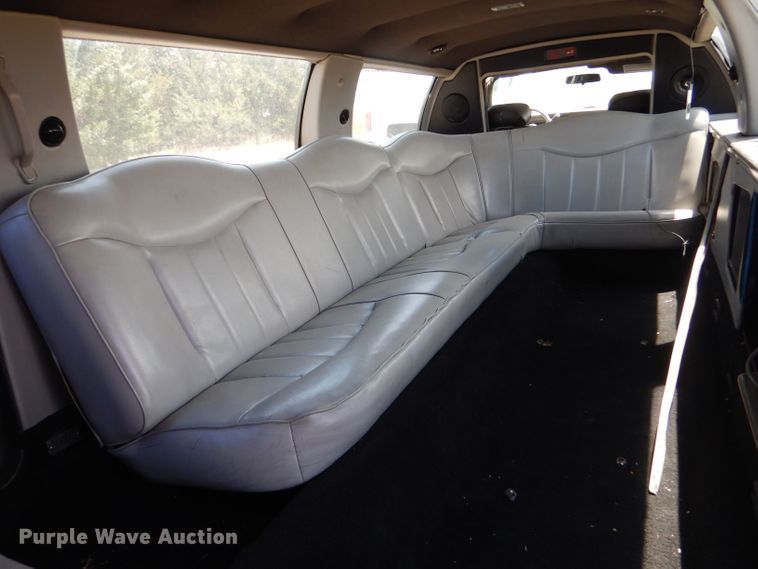 image for item LP9388 1995 Lincoln Town Car  limousine