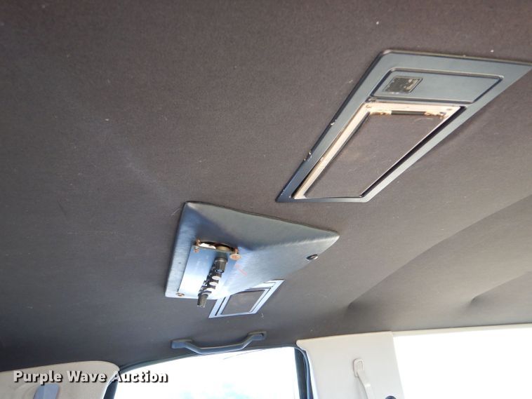 image for item LP9388 1995 Lincoln Town Car  limousine