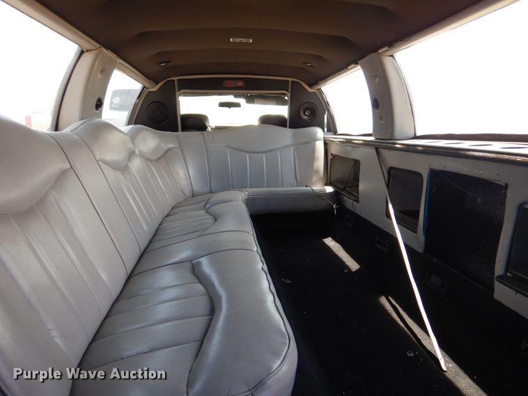 image for item LP9388 1995 Lincoln Town Car  limousine