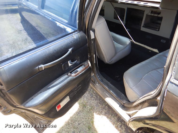 image for item LP9388 1995 Lincoln Town Car  limousine