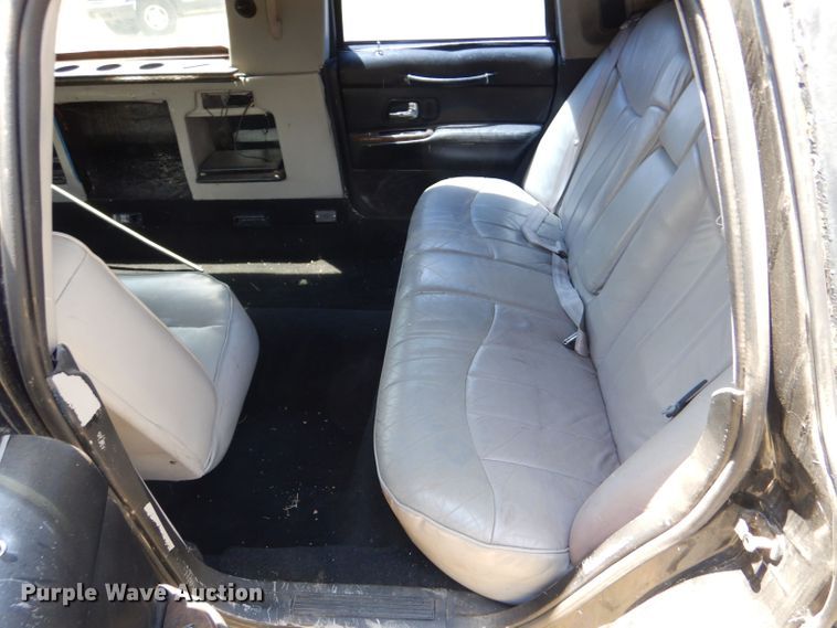 image for item LP9388 1995 Lincoln Town Car  limousine