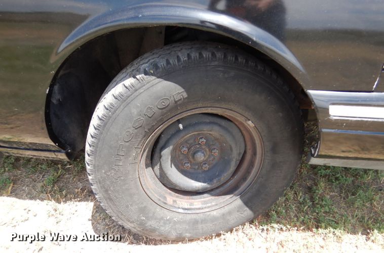 image for item LP9388 1995 Lincoln Town Car  limousine