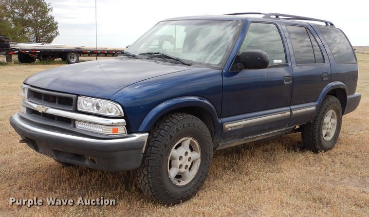 image for item LP9390 2001 Chevrolet Blazer  SUV