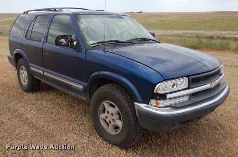 image for item LP9390 2001 Chevrolet Blazer  SUV