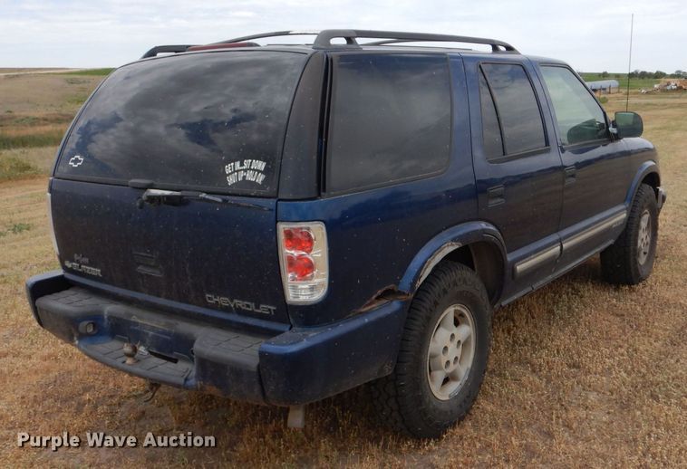 image for item LP9390 2001 Chevrolet Blazer  SUV