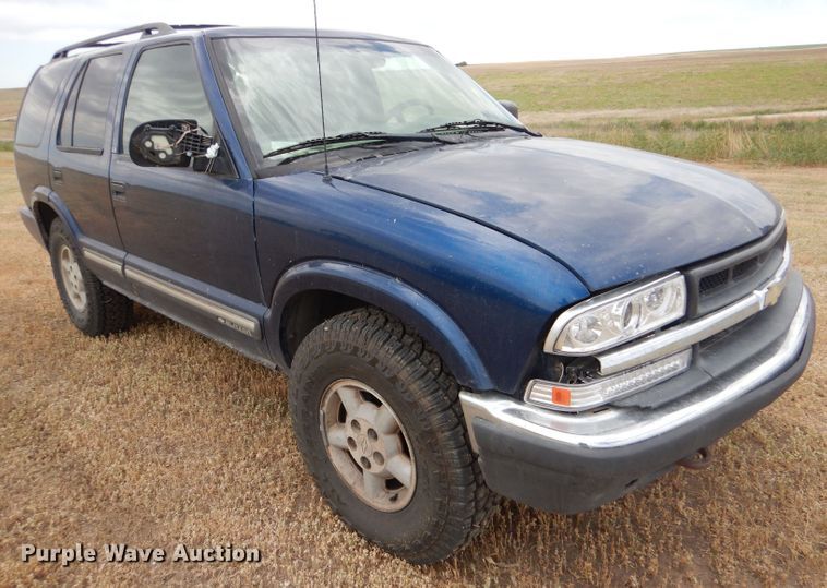 image for item LP9390 2001 Chevrolet Blazer  SUV