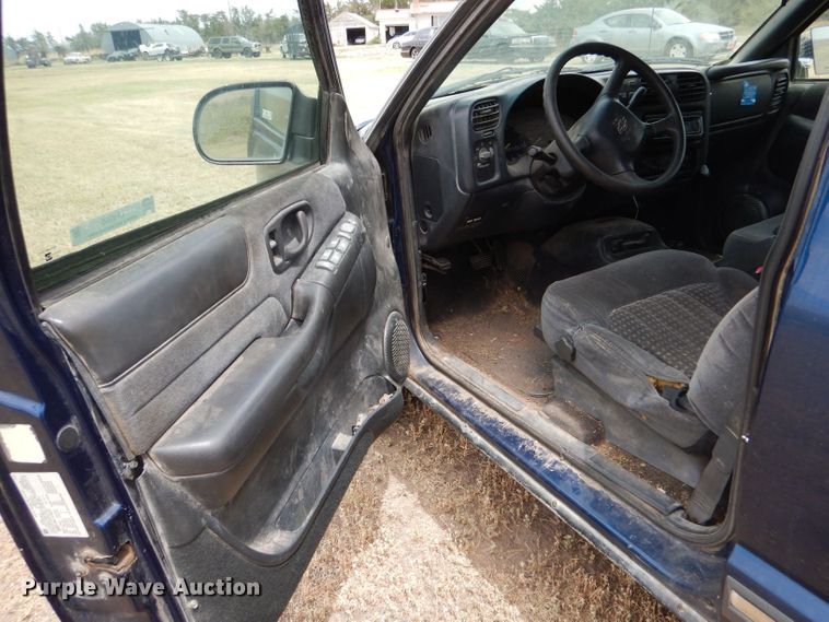 image for item LP9390 2001 Chevrolet Blazer  SUV