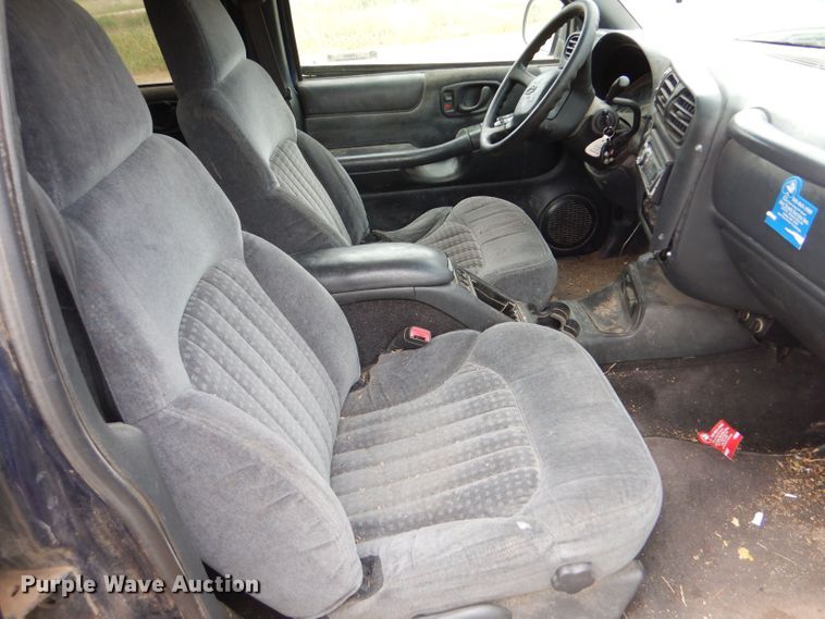 image for item LP9390 2001 Chevrolet Blazer  SUV