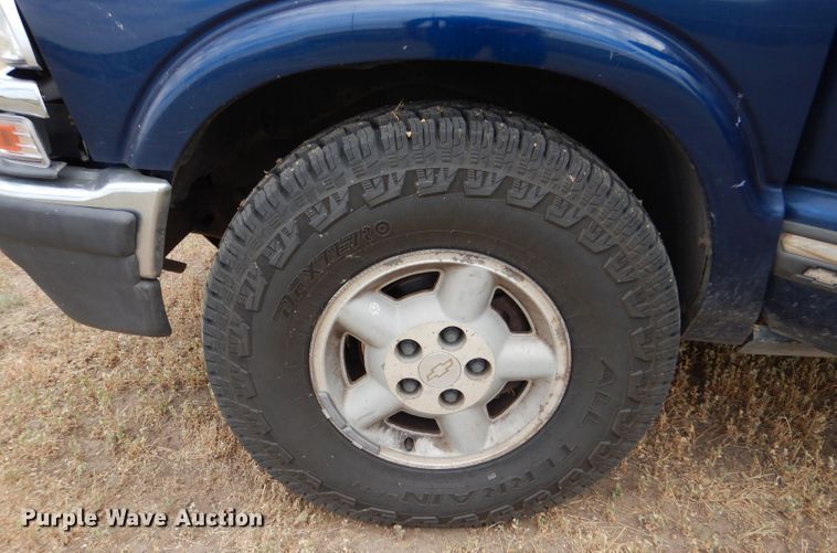 image for item LP9390 2001 Chevrolet Blazer  SUV