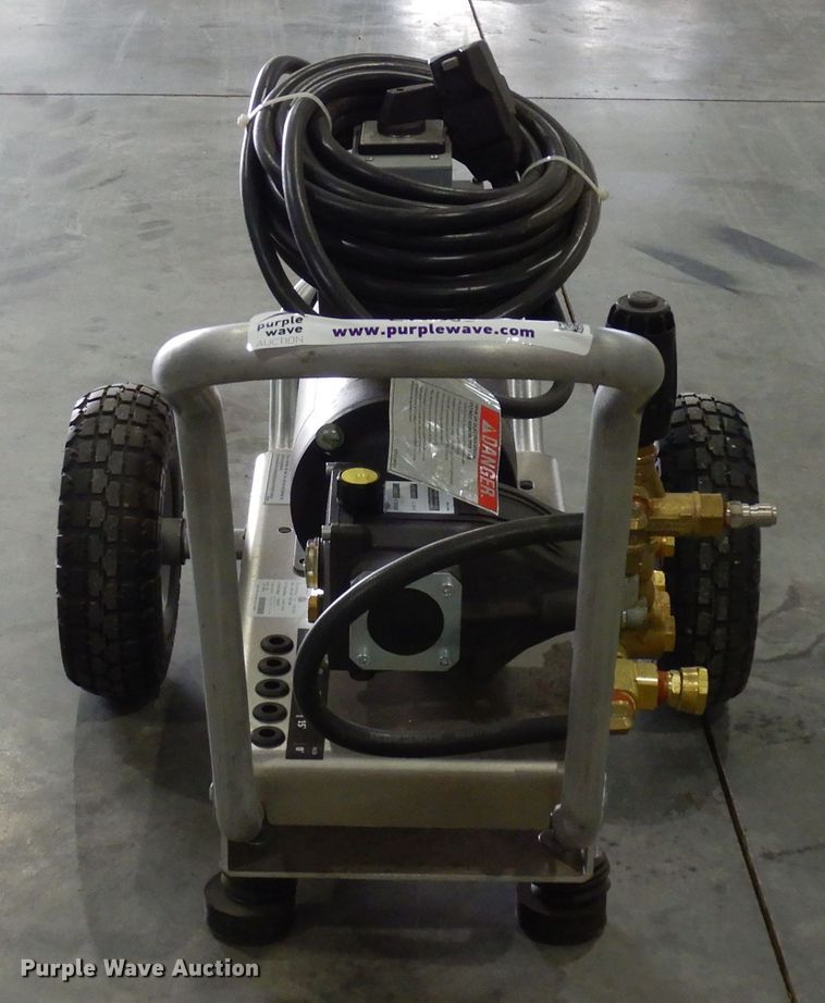 image for item LT9833 2020 Hotsy LF2830S  pressure washer