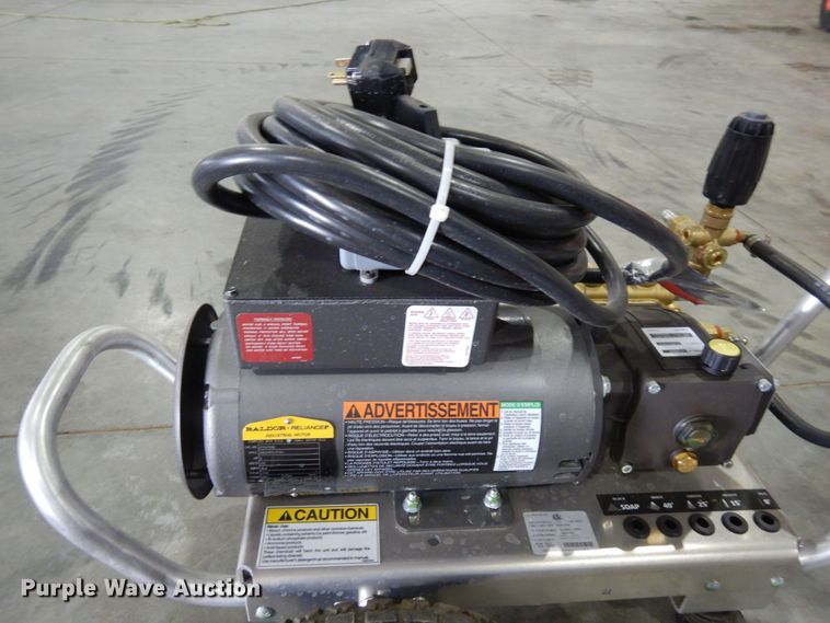 image for item LT9833 2020 Hotsy LF2830S  pressure washer