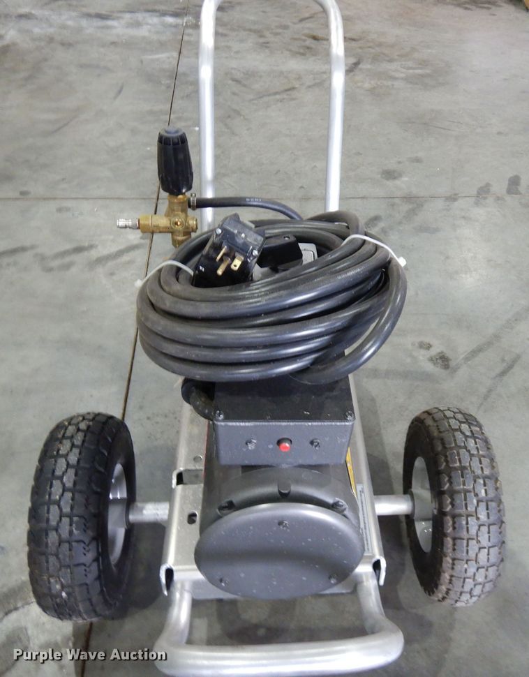 image for item LT9833 2020 Hotsy LF2830S  pressure washer