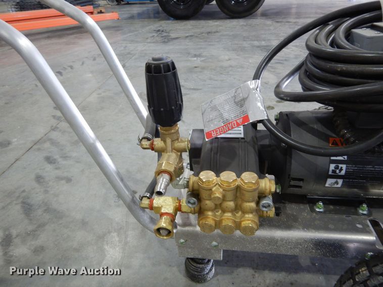 image for item LT9833 2020 Hotsy LF2830S  pressure washer