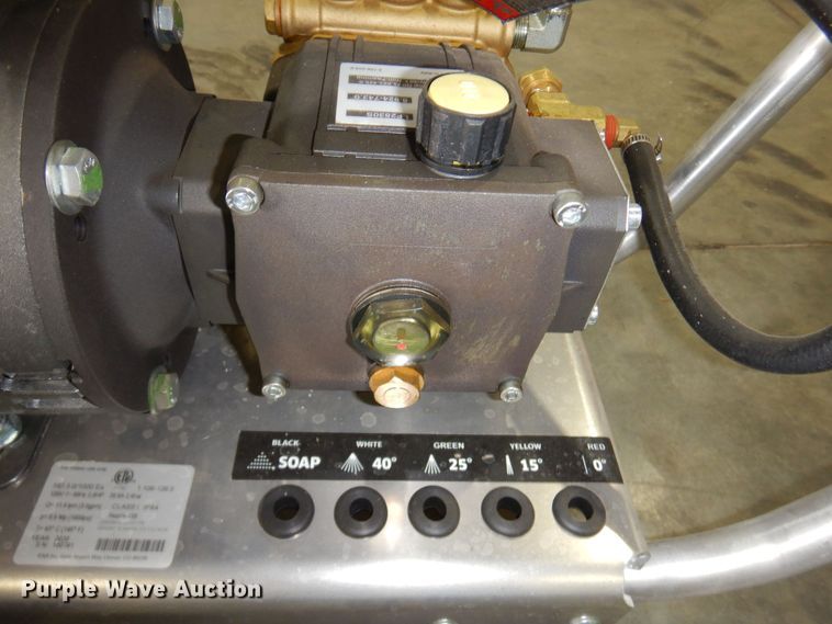 image for item LT9833 2020 Hotsy LF2830S  pressure washer