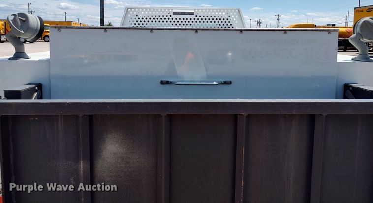 image for item LU9119 2017 Ford F350 Super Duty XLT  utility bed pickup truck