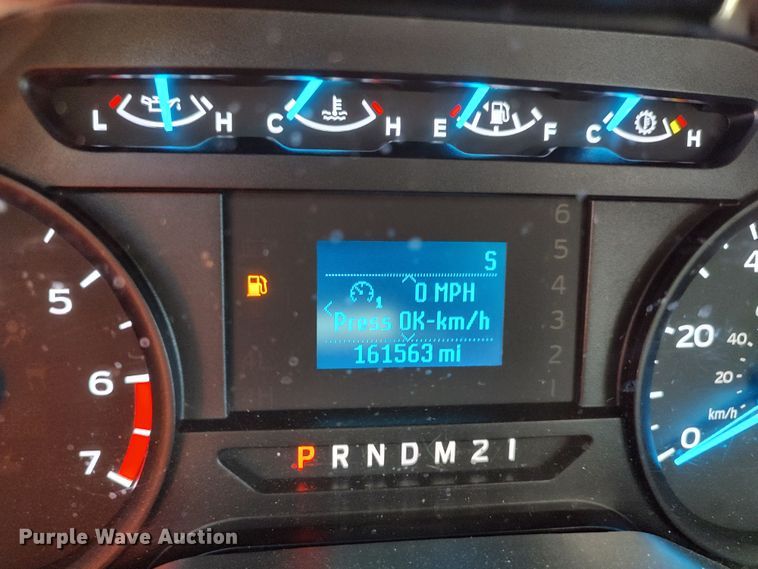 image for item LU9119 2017 Ford F350 Super Duty XLT  utility bed pickup truck