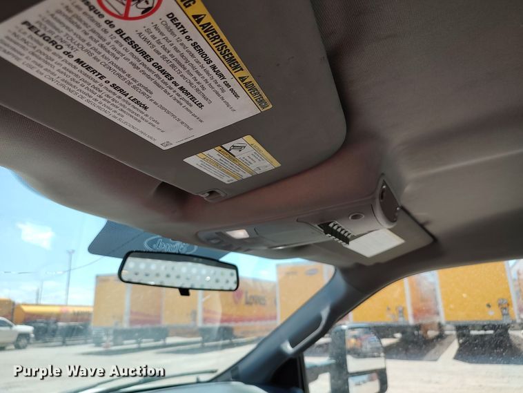 image for item LU9119 2017 Ford F350 Super Duty XLT  utility bed pickup truck