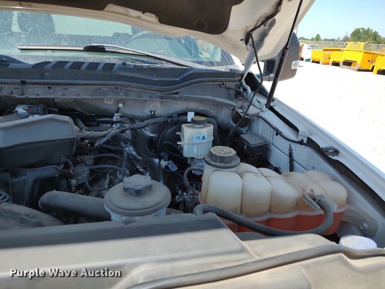 image for item LU9119 2017 Ford F350 Super Duty XLT  utility bed pickup truck