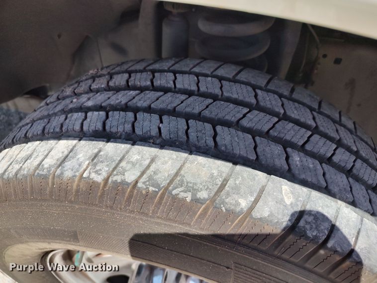 image for item LU9119 2017 Ford F350 Super Duty XLT  utility bed pickup truck