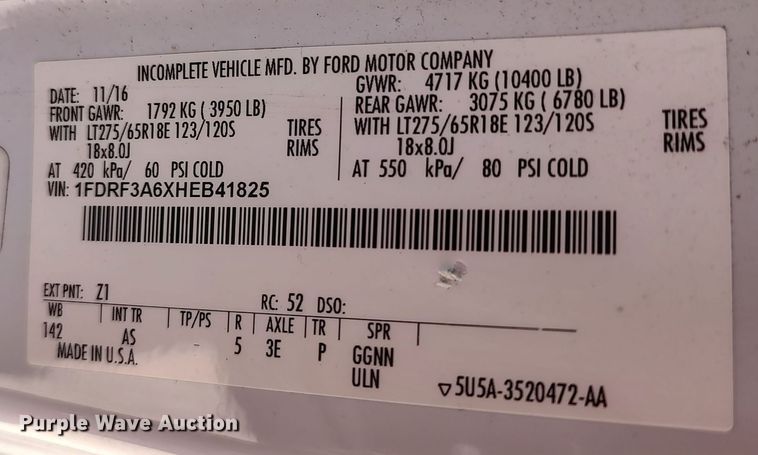 image for item LU9119 2017 Ford F350 Super Duty XLT  utility bed pickup truck