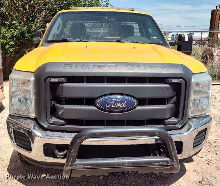 image for item LU9120 2014 Ford F350 Super Duty XL  utility bed pickup truck