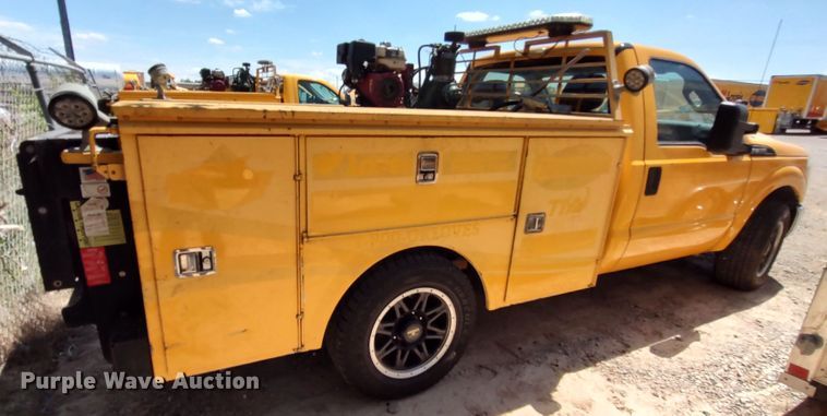 image for item LU9120 2014 Ford F350 Super Duty XL  utility bed pickup truck