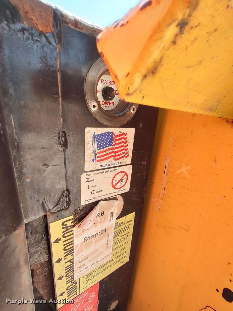 image for item LU9120 2014 Ford F350 Super Duty XL  utility bed pickup truck