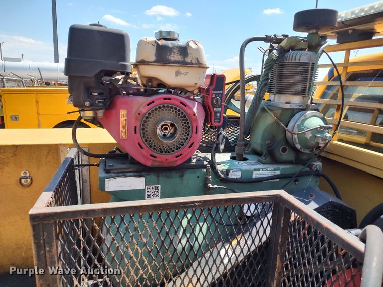 image for item LU9120 2014 Ford F350 Super Duty XL  utility bed pickup truck