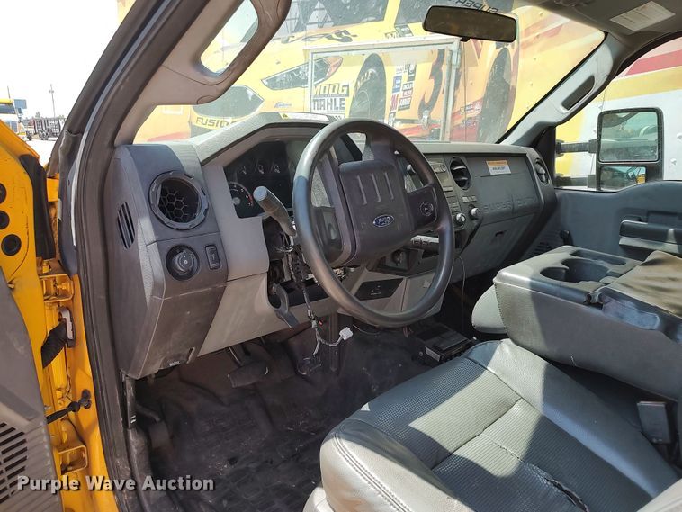 image for item LU9120 2014 Ford F350 Super Duty XL  utility bed pickup truck