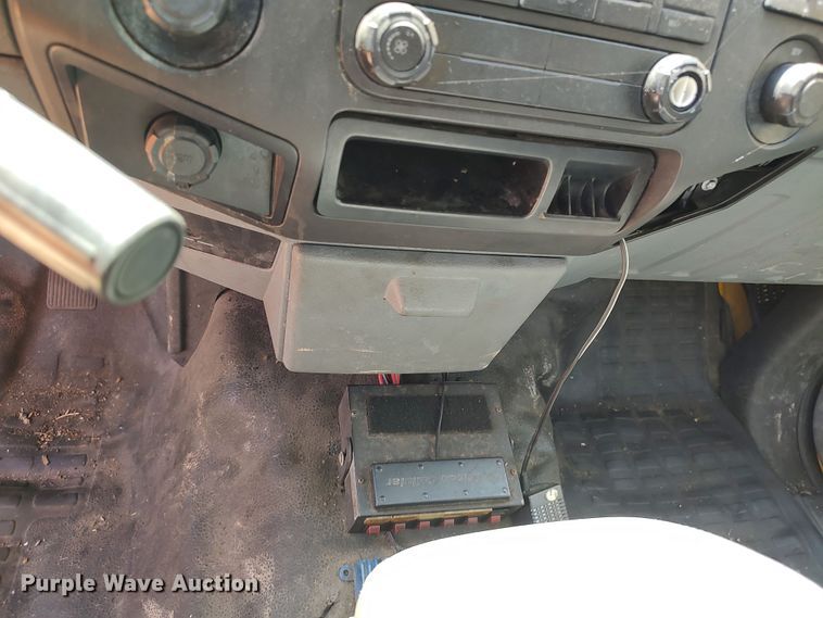 image for item LU9120 2014 Ford F350 Super Duty XL  utility bed pickup truck