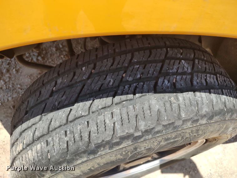 image for item LU9120 2014 Ford F350 Super Duty XL  utility bed pickup truck