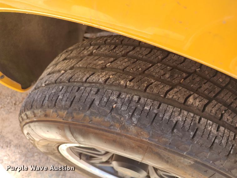 image for item LU9120 2014 Ford F350 Super Duty XL  utility bed pickup truck