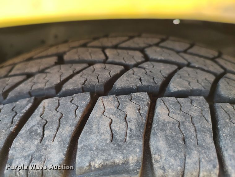 image for item LU9120 2014 Ford F350 Super Duty XL  utility bed pickup truck