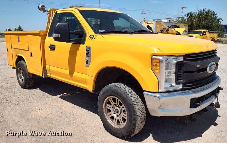 image for item LU9121 2017 Ford F350 Super Duty XL  utility bed pickup truck