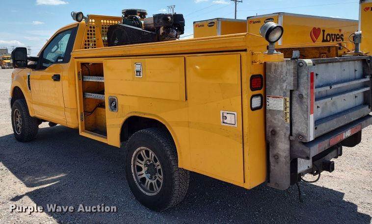 image for item LU9121 2017 Ford F350 Super Duty XL  utility bed pickup truck