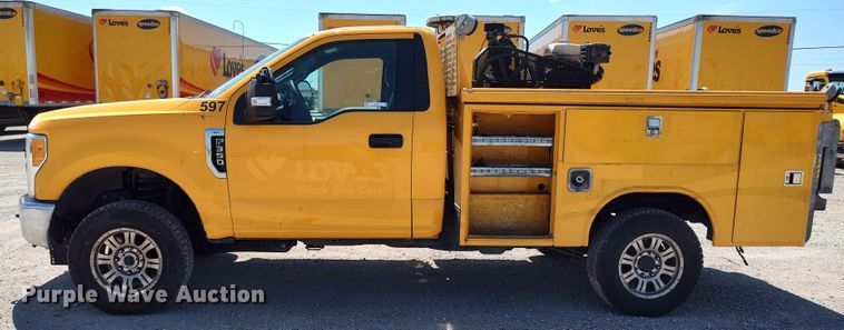 image for item LU9121 2017 Ford F350 Super Duty XL  utility bed pickup truck