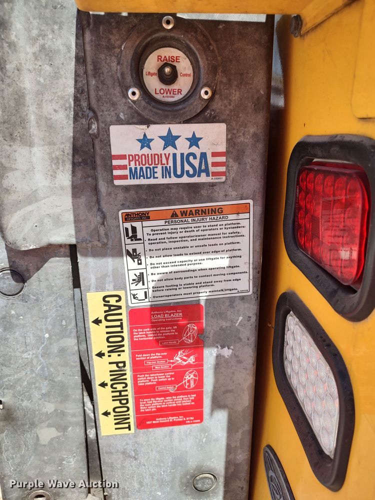 image for item LU9121 2017 Ford F350 Super Duty XL  utility bed pickup truck