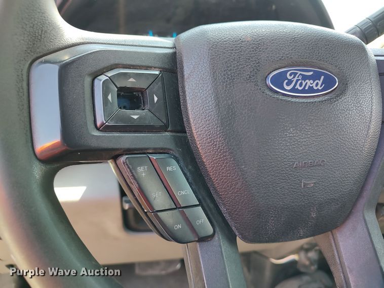 image for item LU9121 2017 Ford F350 Super Duty XL  utility bed pickup truck