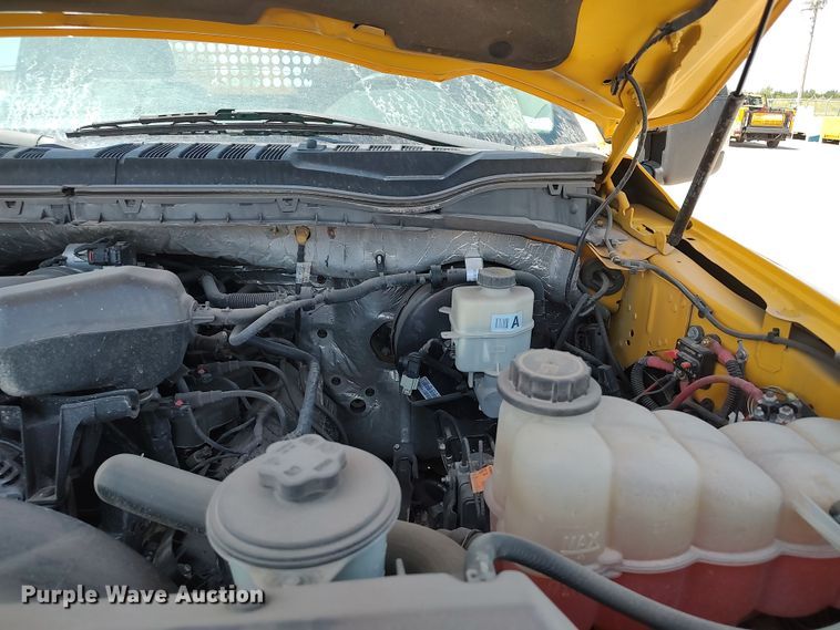 image for item LU9121 2017 Ford F350 Super Duty XL  utility bed pickup truck