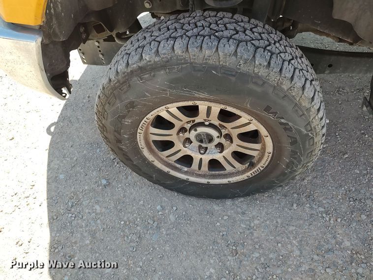 image for item LU9121 2017 Ford F350 Super Duty XL  utility bed pickup truck