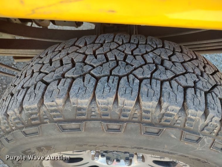 image for item LU9121 2017 Ford F350 Super Duty XL  utility bed pickup truck