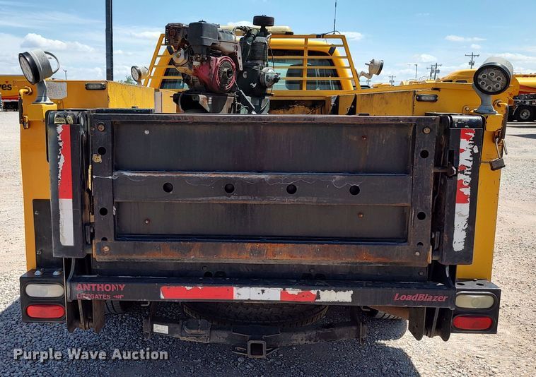 image for item LU9122 2015 Ford F350 Super Duty XL  utility bed pickup truck