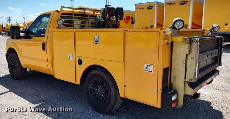 image for item LU9122 2015 Ford F350 Super Duty XL  utility bed pickup truck