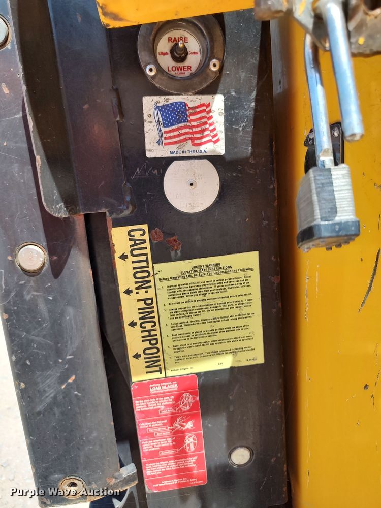 image for item LU9122 2015 Ford F350 Super Duty XL  utility bed pickup truck