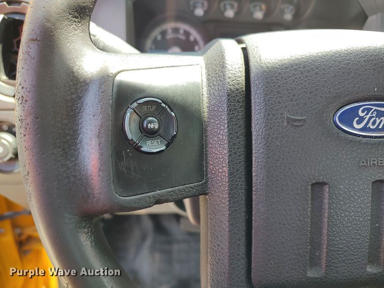 image for item LU9122 2015 Ford F350 Super Duty XL  utility bed pickup truck