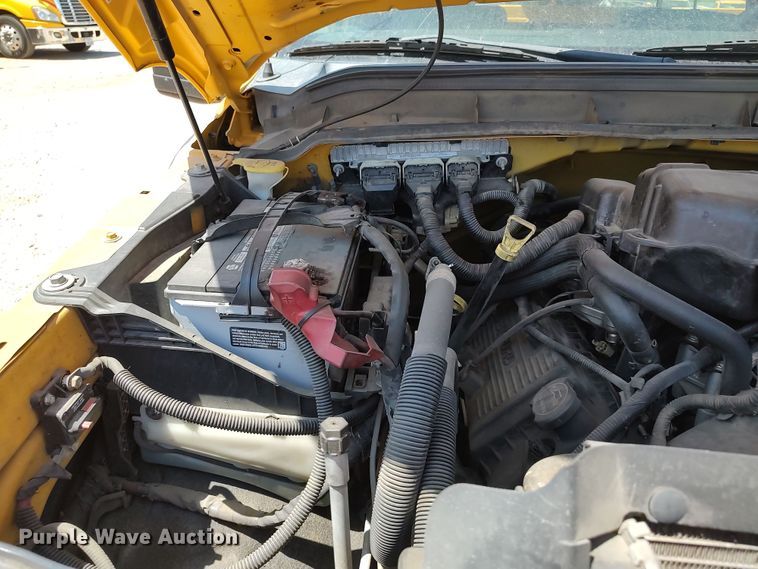 image for item LU9122 2015 Ford F350 Super Duty XL  utility bed pickup truck